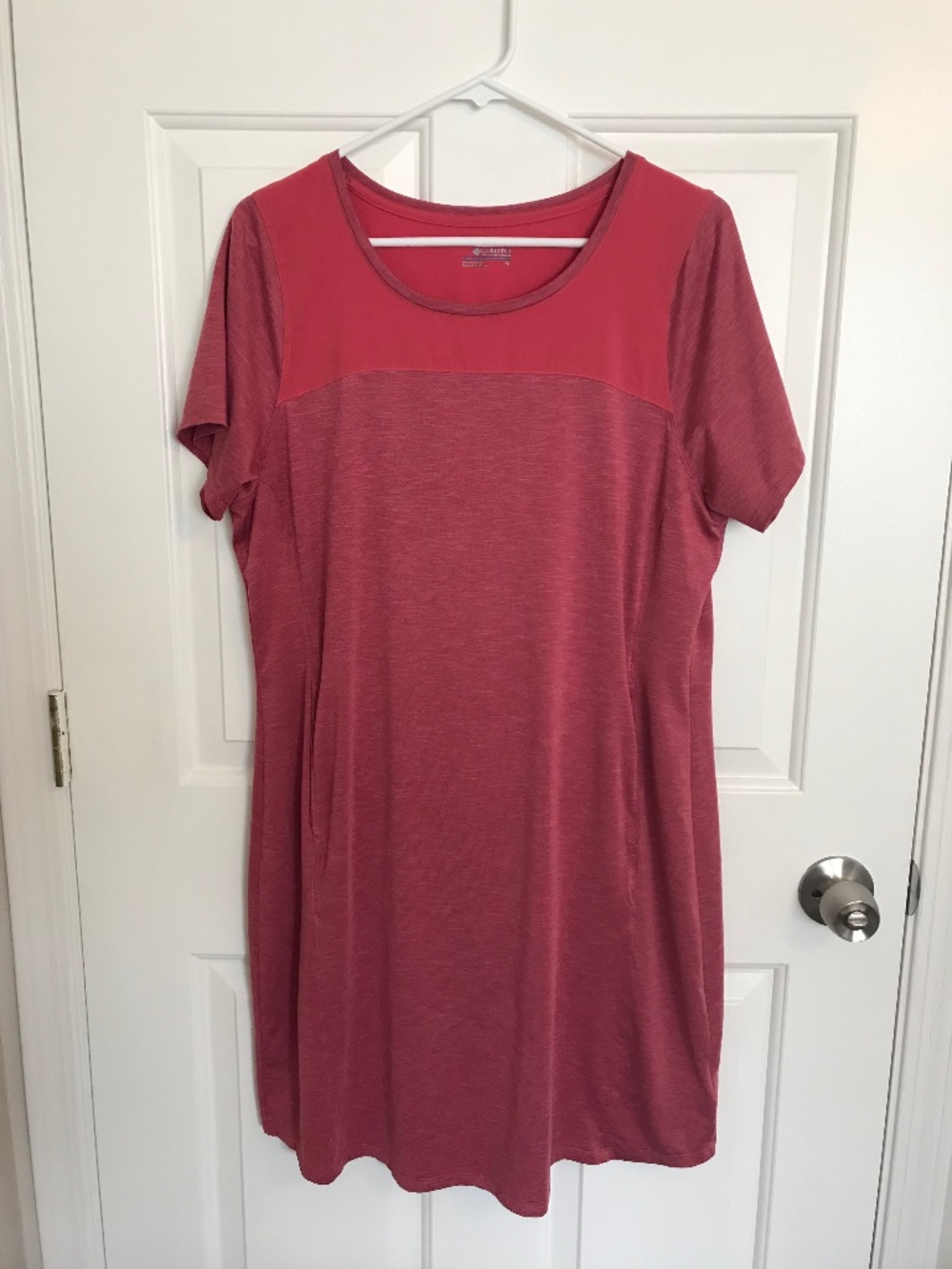 Columbia Place To Place II Omni-Shade Omni-Wick Dress Size L Rust Coral Pink